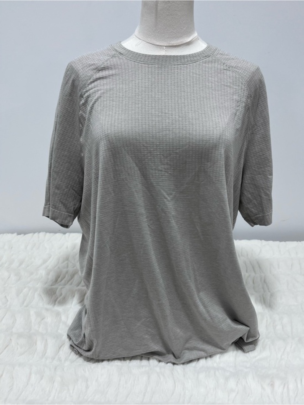 Lululemon Gray Short Sleeve Top
